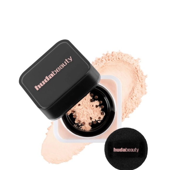 HUDA BEAUTY 
Mini Easy Bake Loose Baking & Setting Powder Color: Peach Pie - Picture 1 of 4